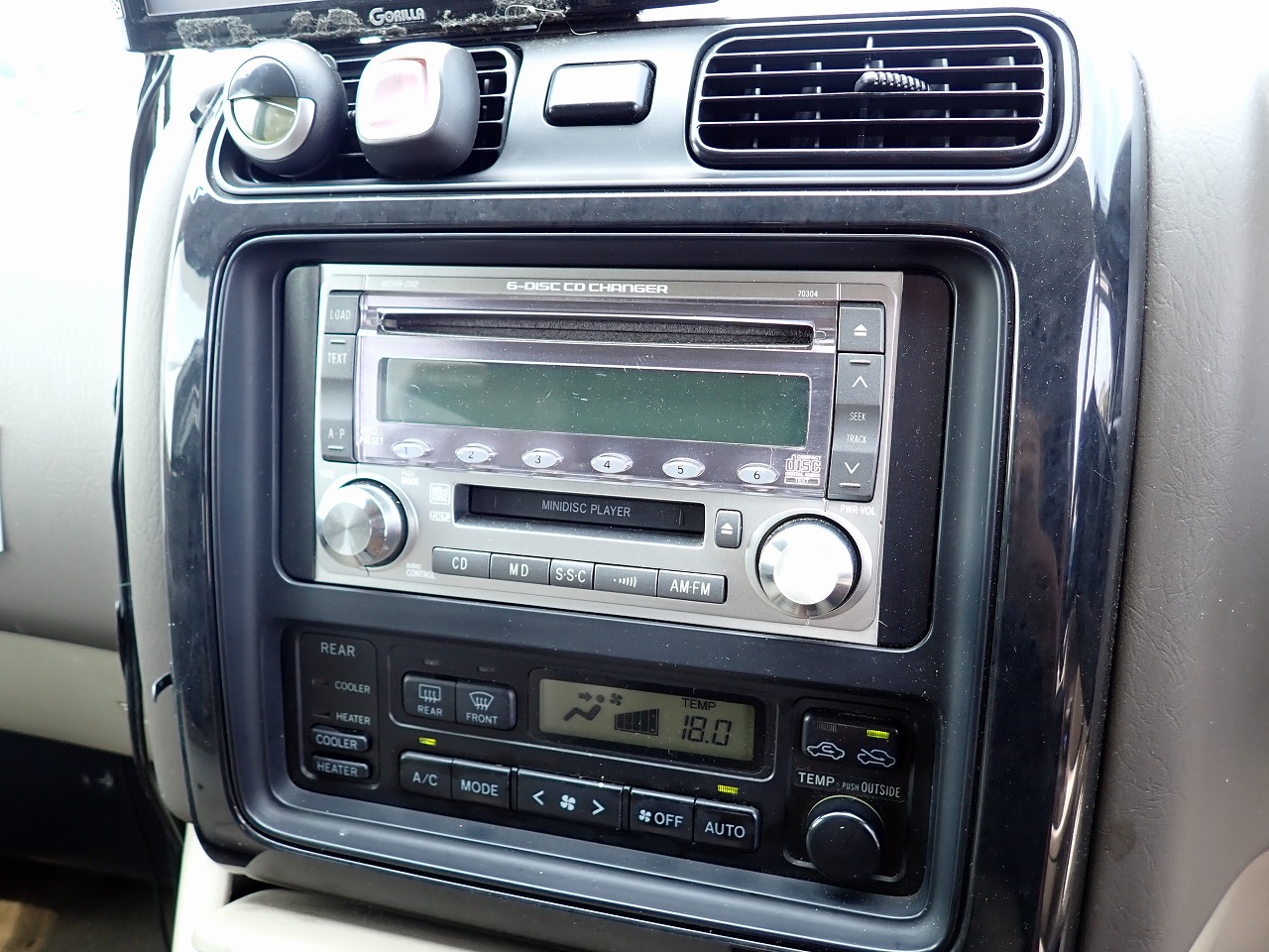 TOYOTA Grand Hiace