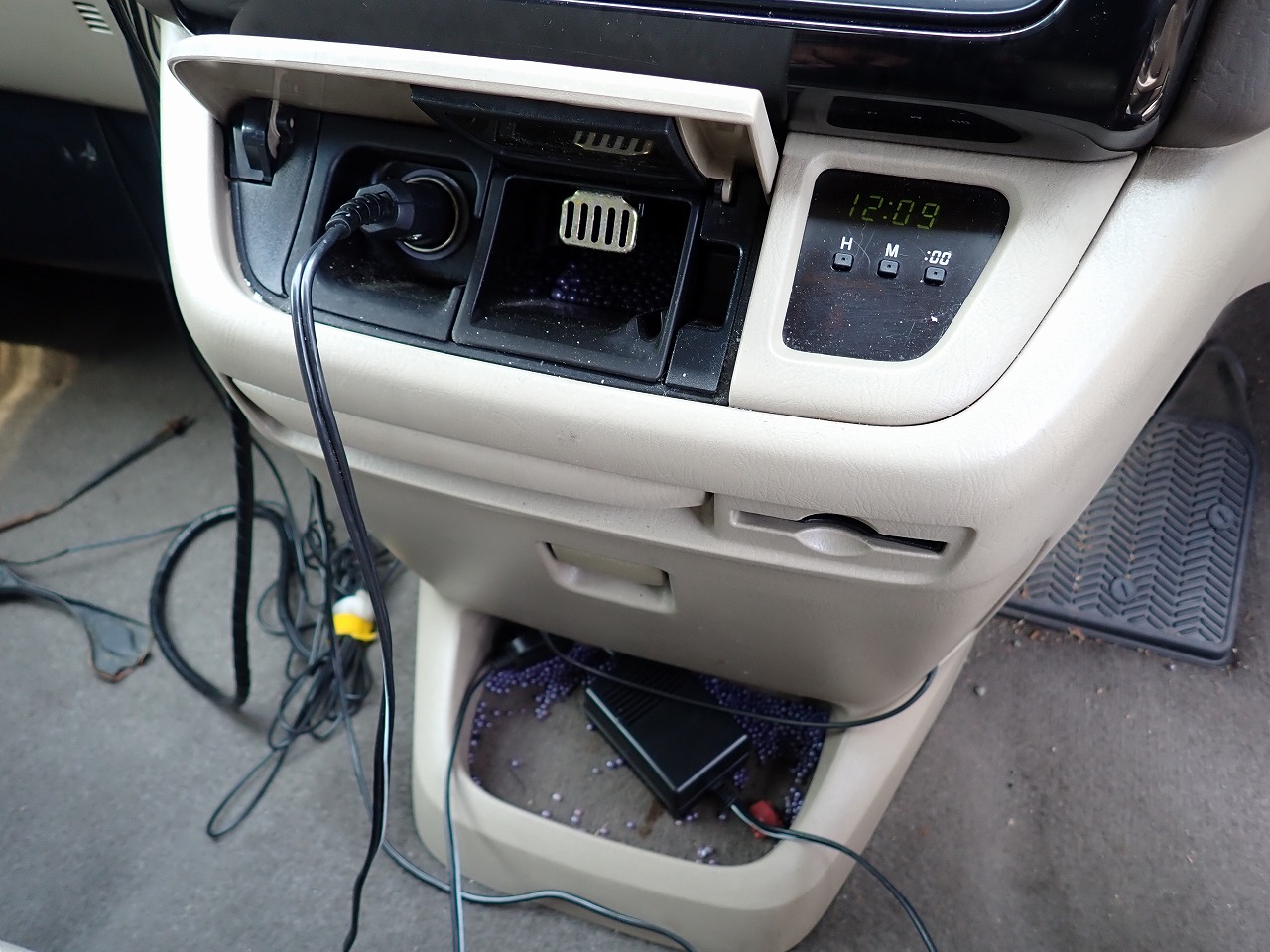TOYOTA Grand Hiace