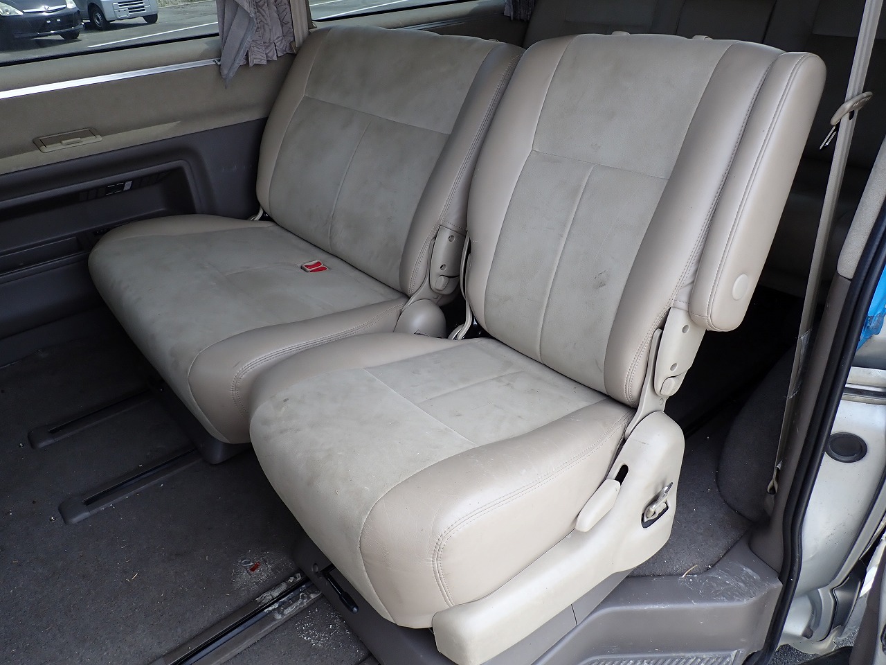 TOYOTA Grand Hiace