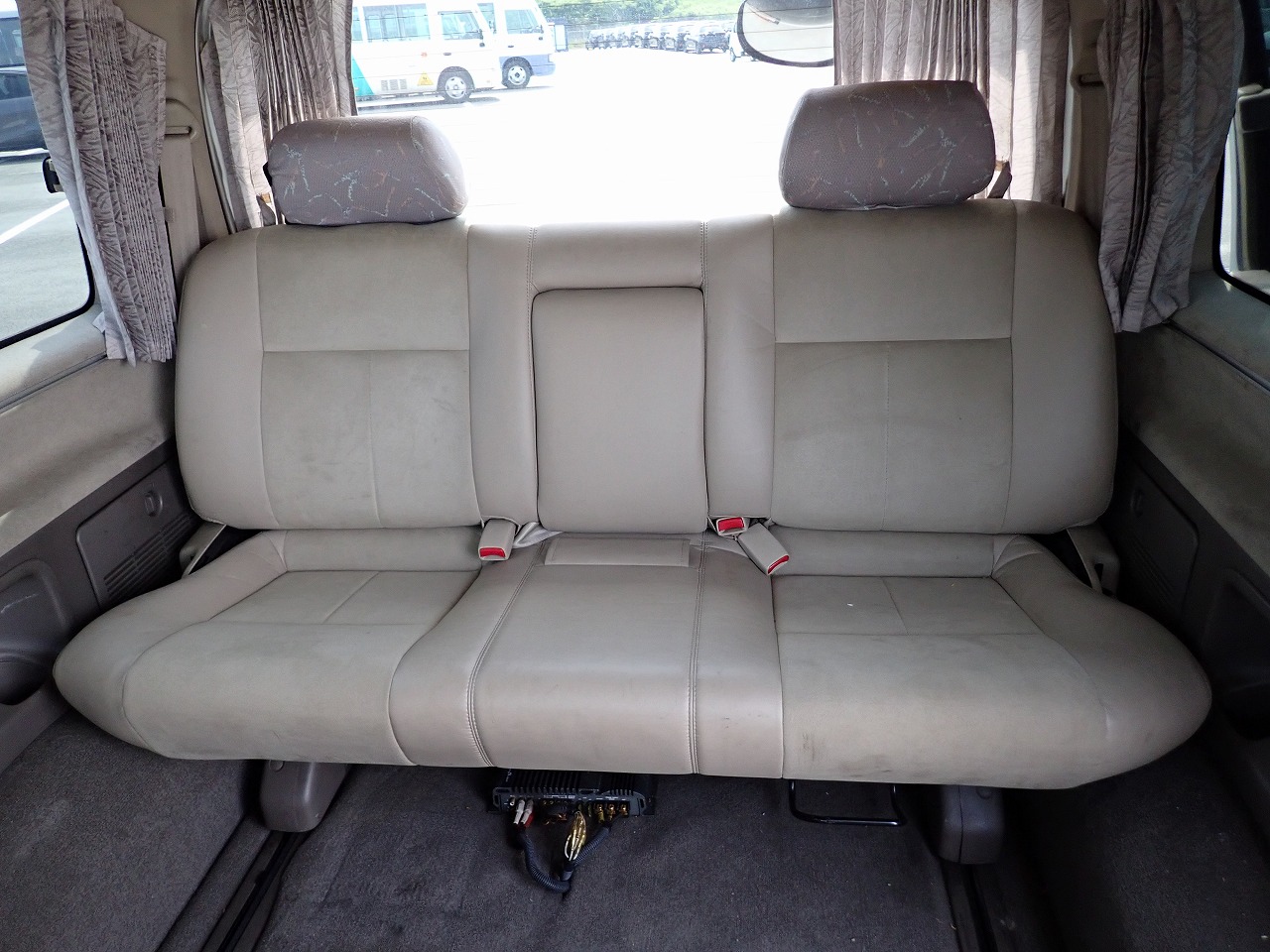 TOYOTA Grand Hiace