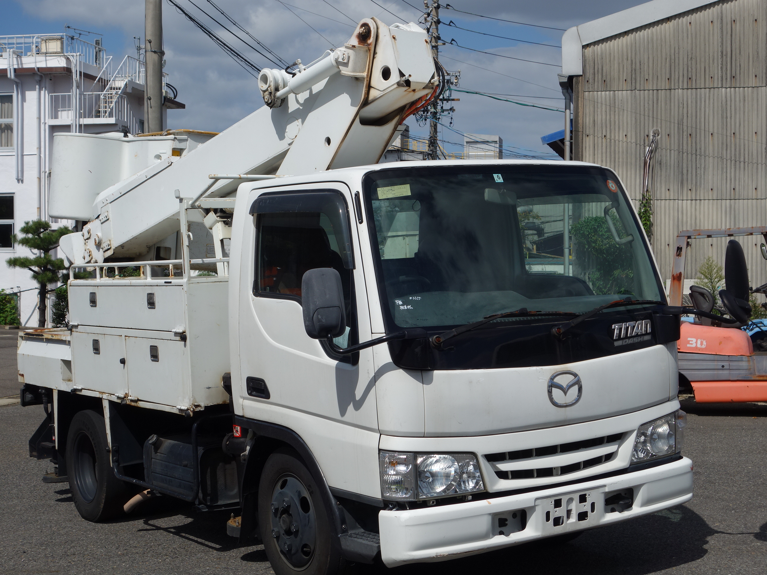 MAZDA Titan