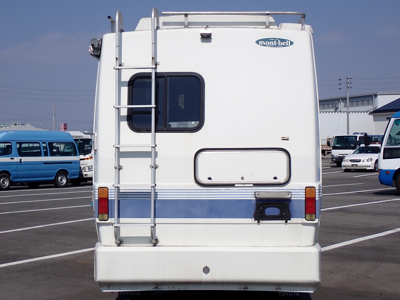 TOYOTA Dyna Truck