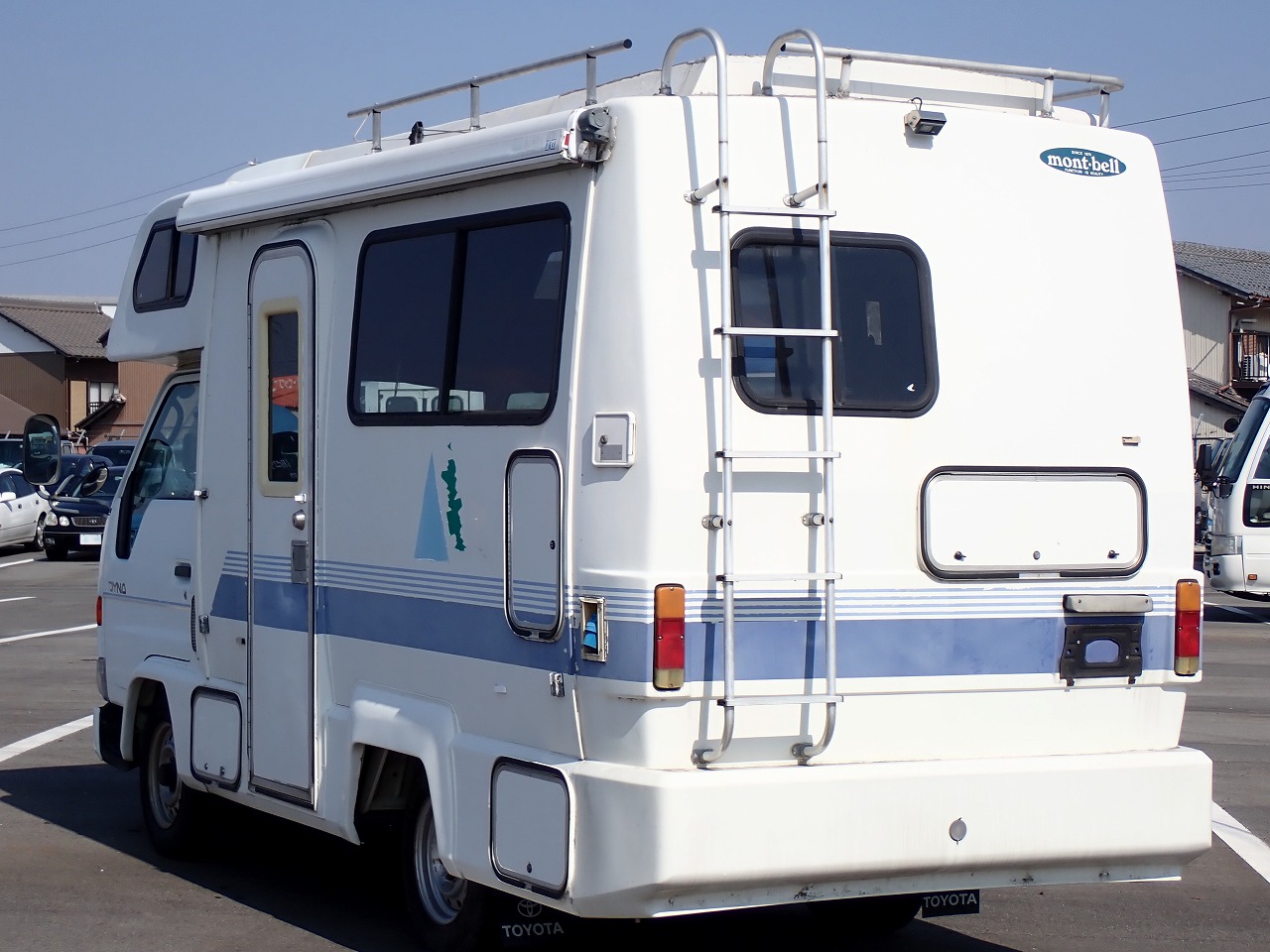 TOYOTA Dyna Truck