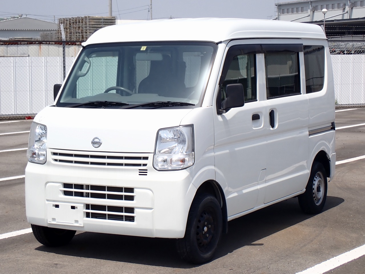 NISSAN NV