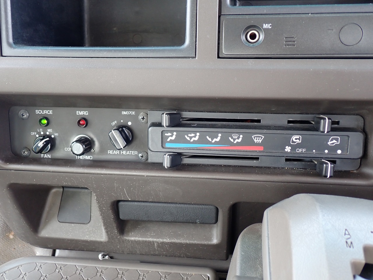 MITSUBISHI Rosa