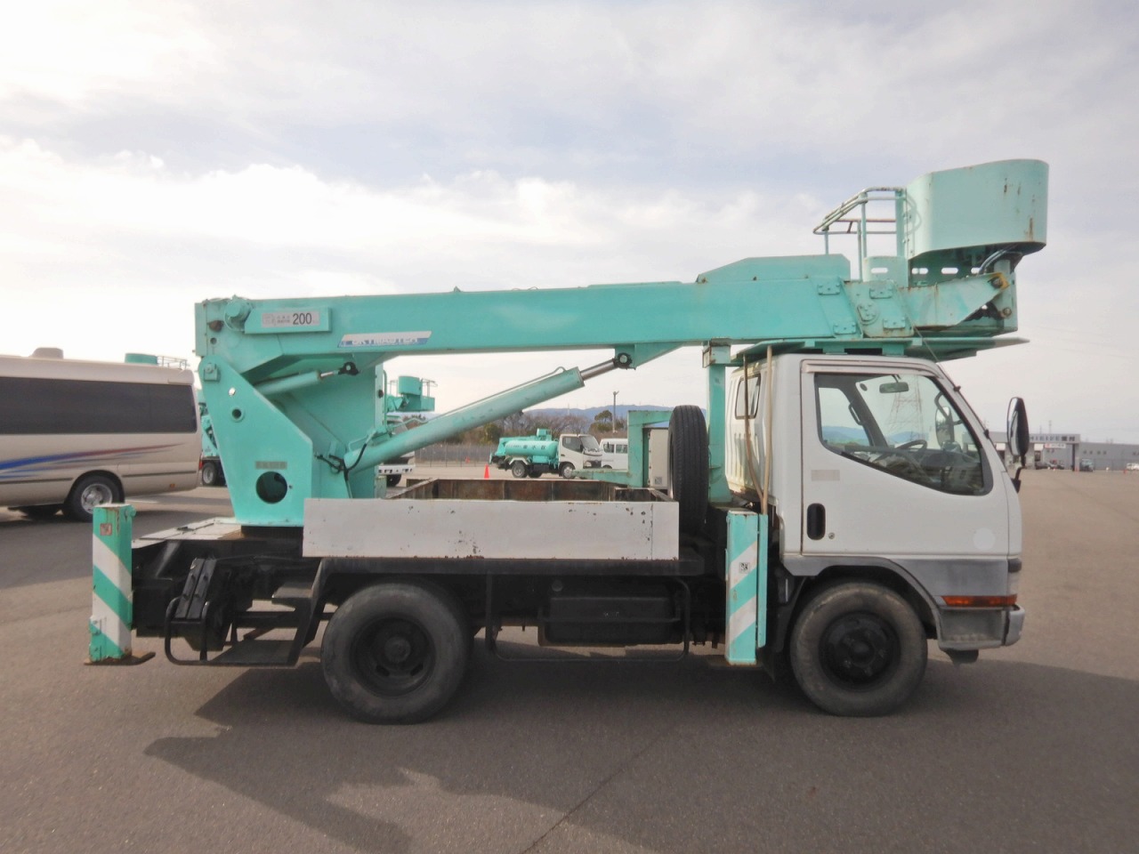 MITSUBISHI Canter