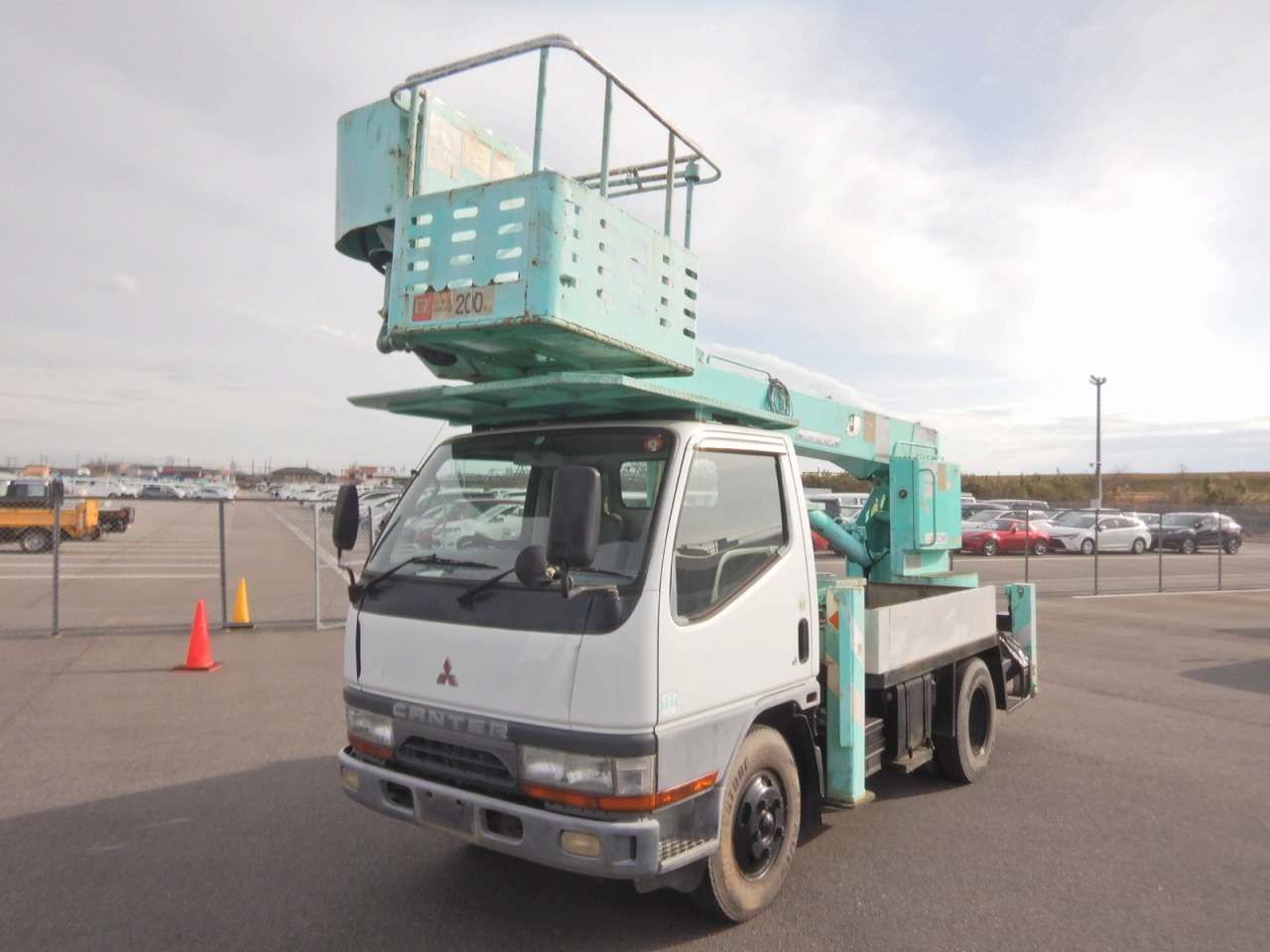 MITSUBISHI Canter