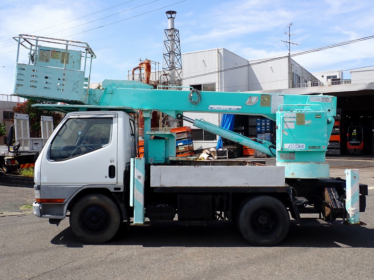 MITSUBISHI Canter