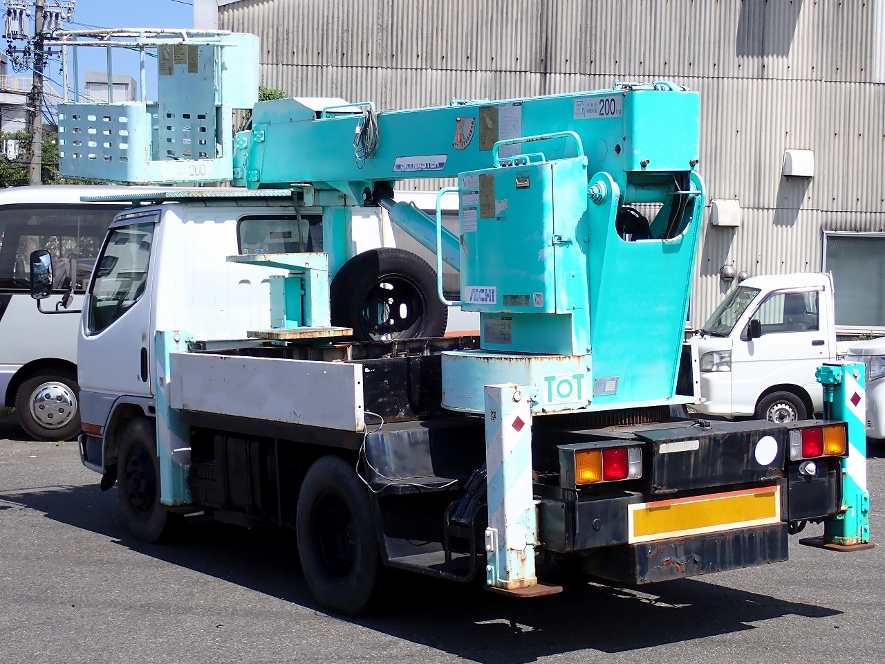 MITSUBISHI Canter