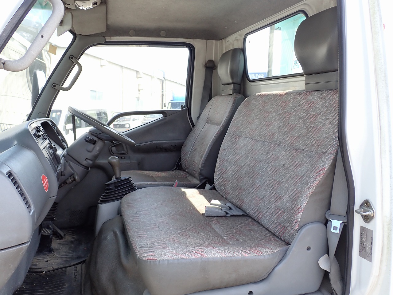 MITSUBISHI Canter