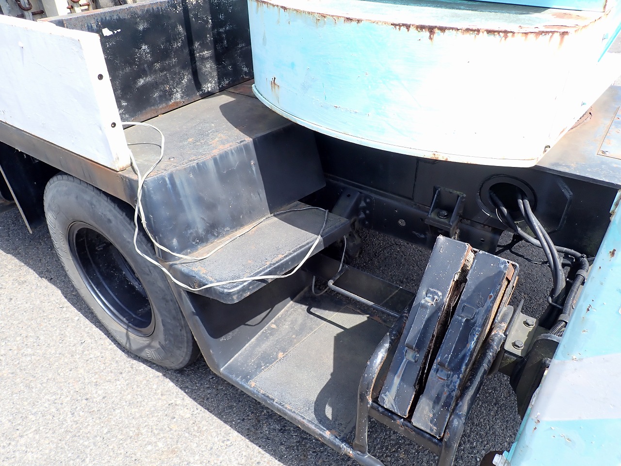 MITSUBISHI Canter