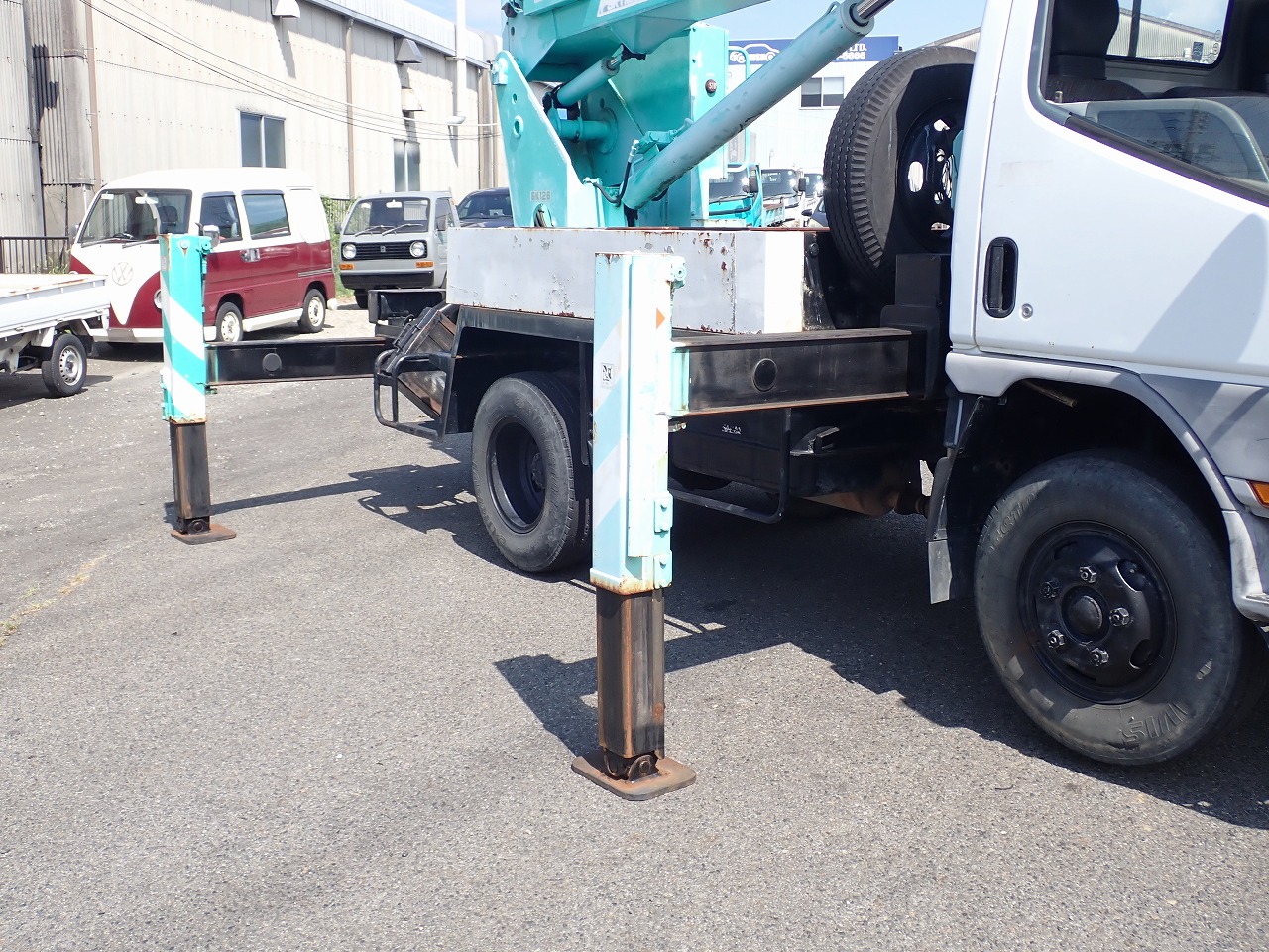 MITSUBISHI Canter