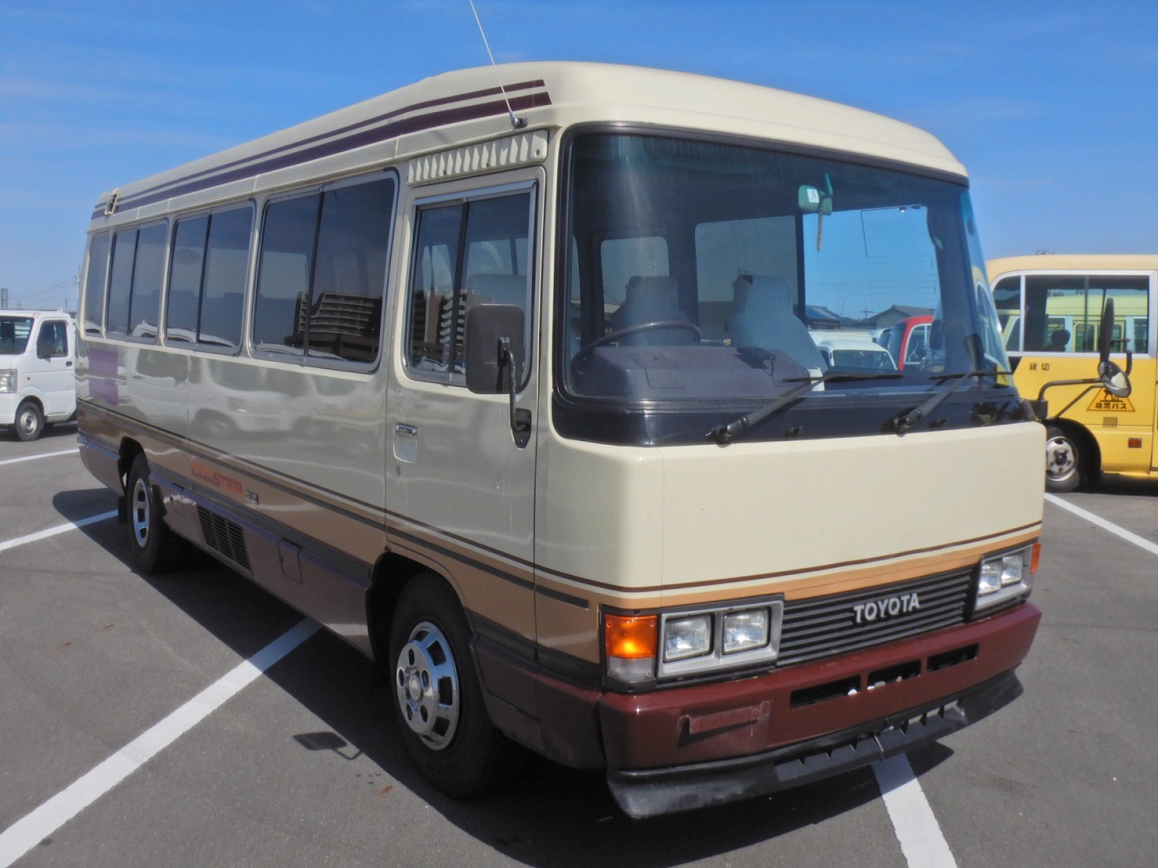 TOYOTA Coaster