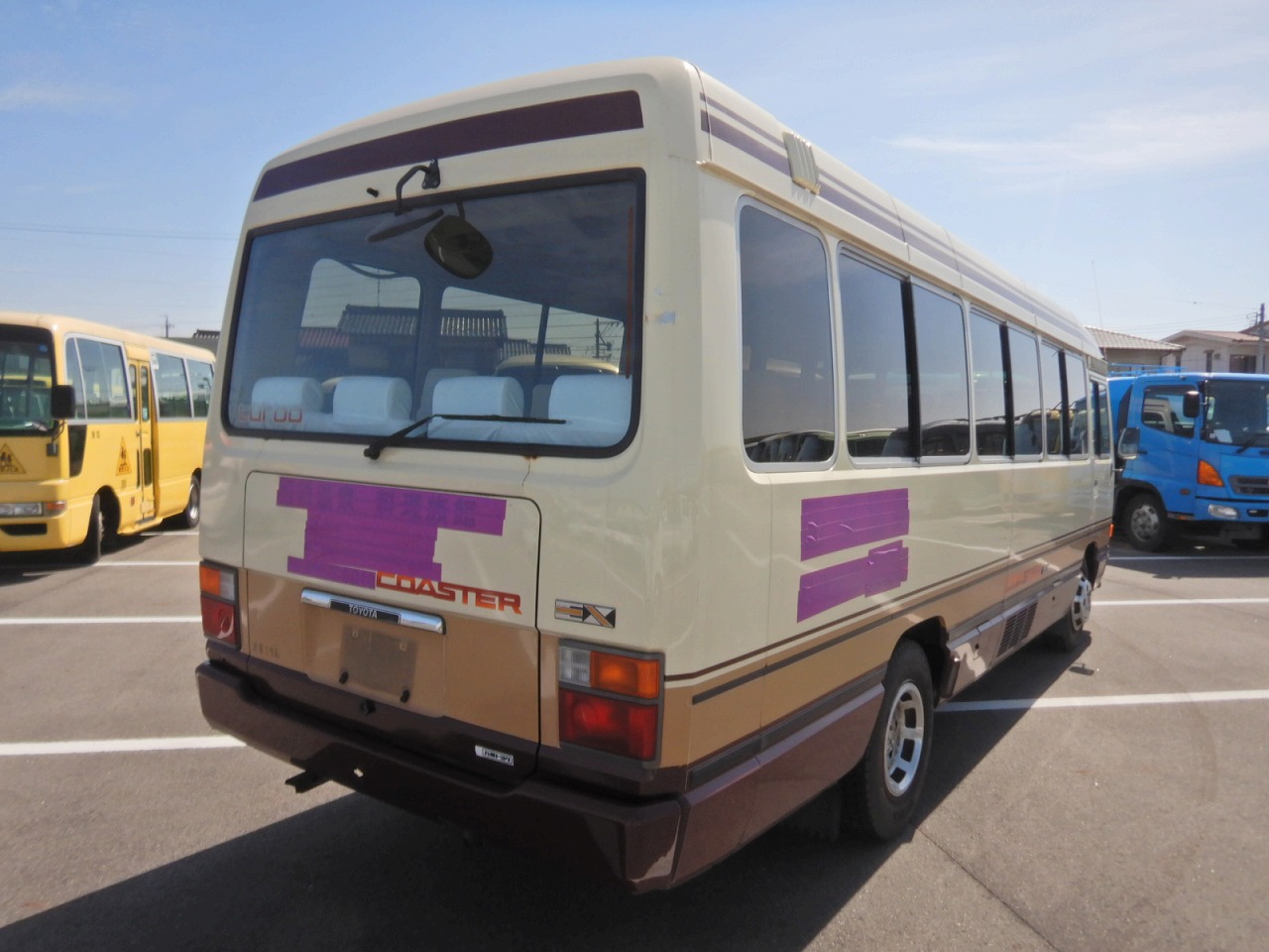 TOYOTA Coaster