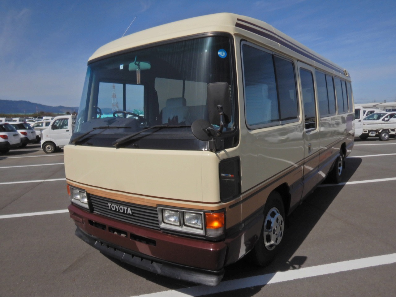 TOYOTA Coaster