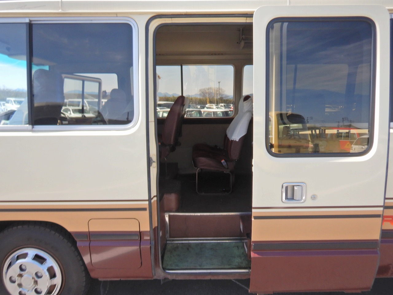 TOYOTA Coaster