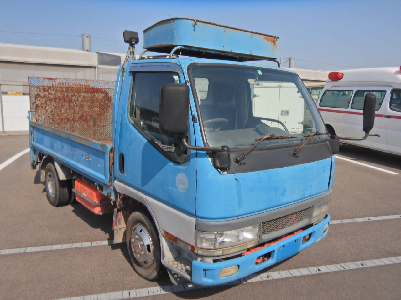 MITSUBISHI Canter