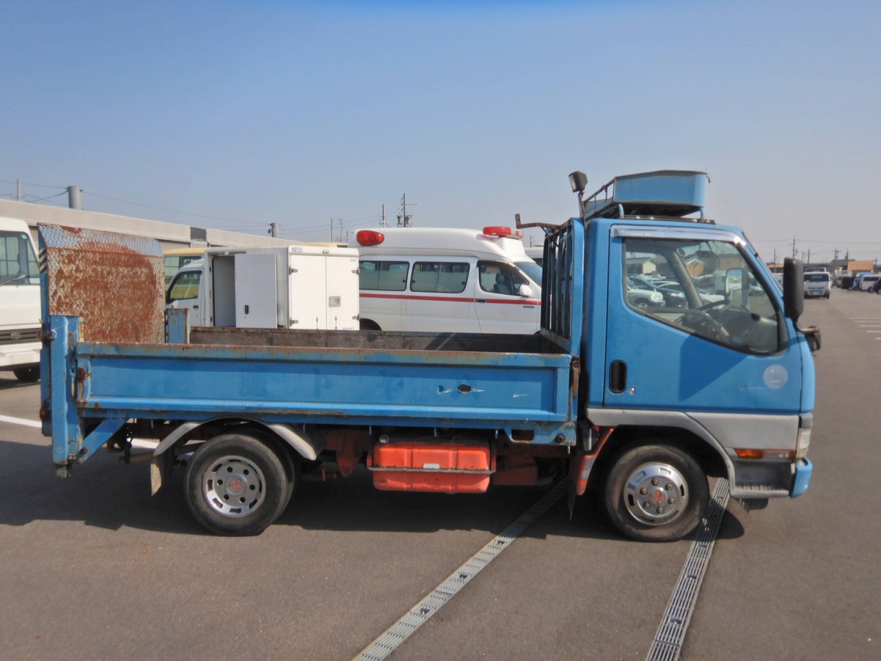 MITSUBISHI Canter