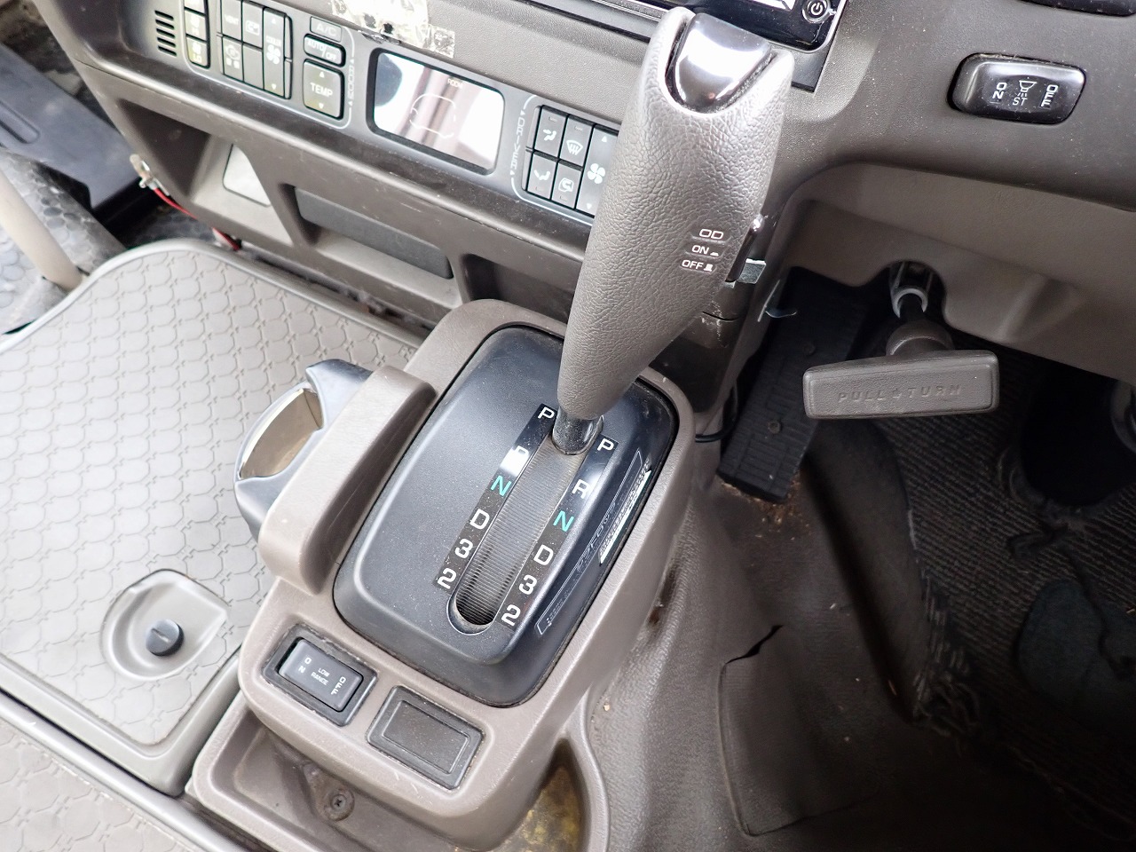 MITSUBISHI Rosa