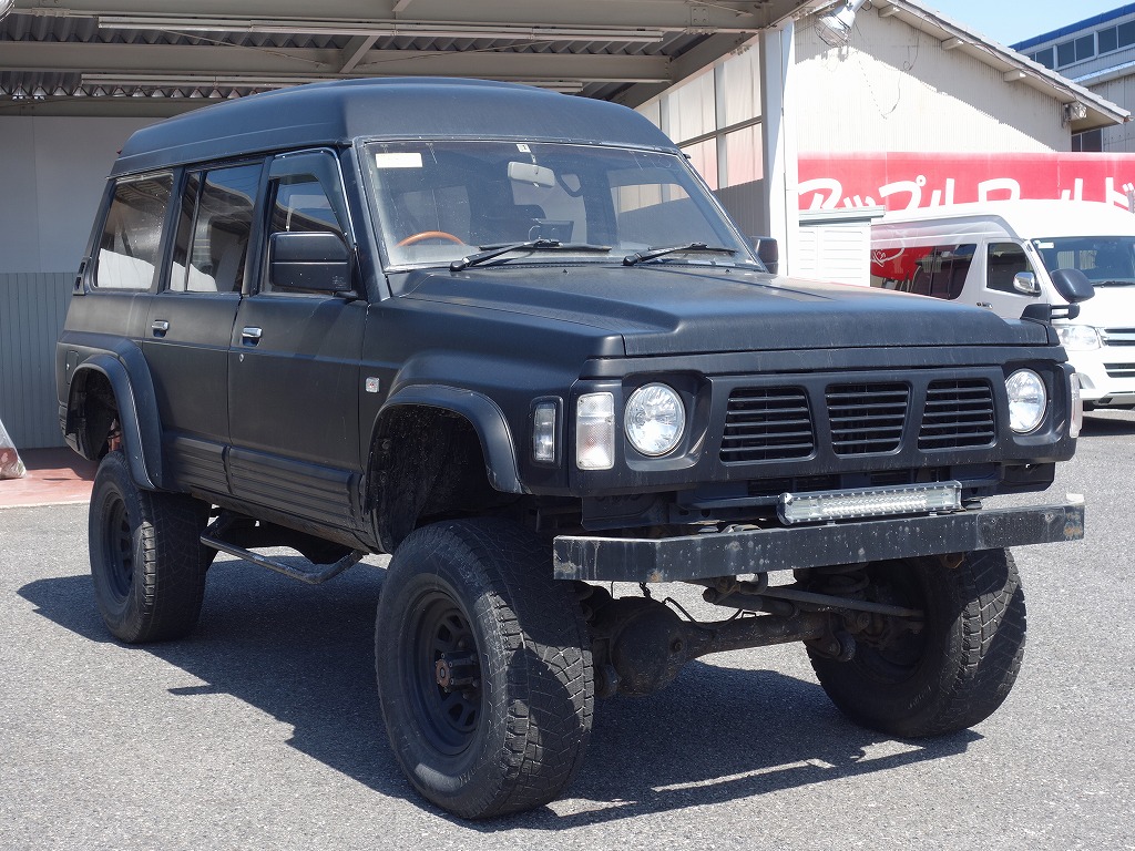 NISSAN Safari