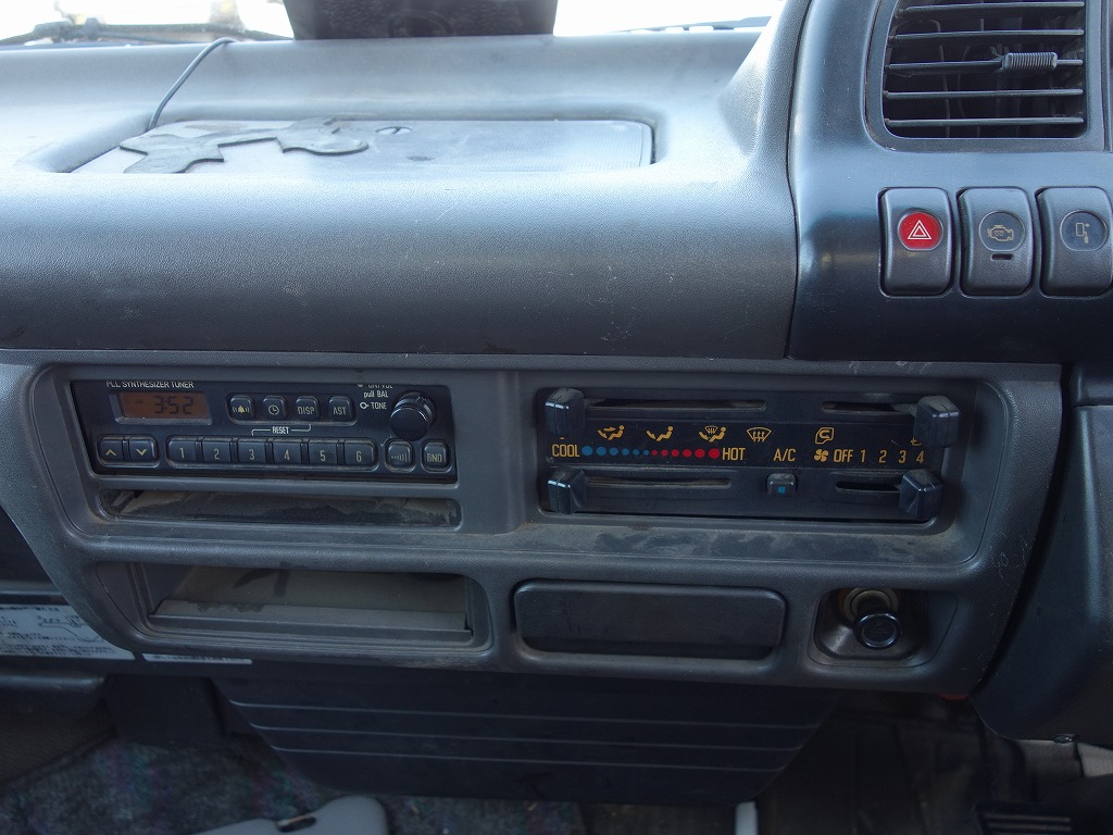 ISUZU Elf Truck
