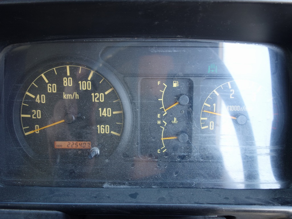 ISUZU Elf Truck