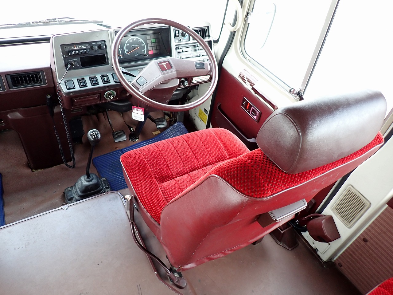 TOYOTA Coaster