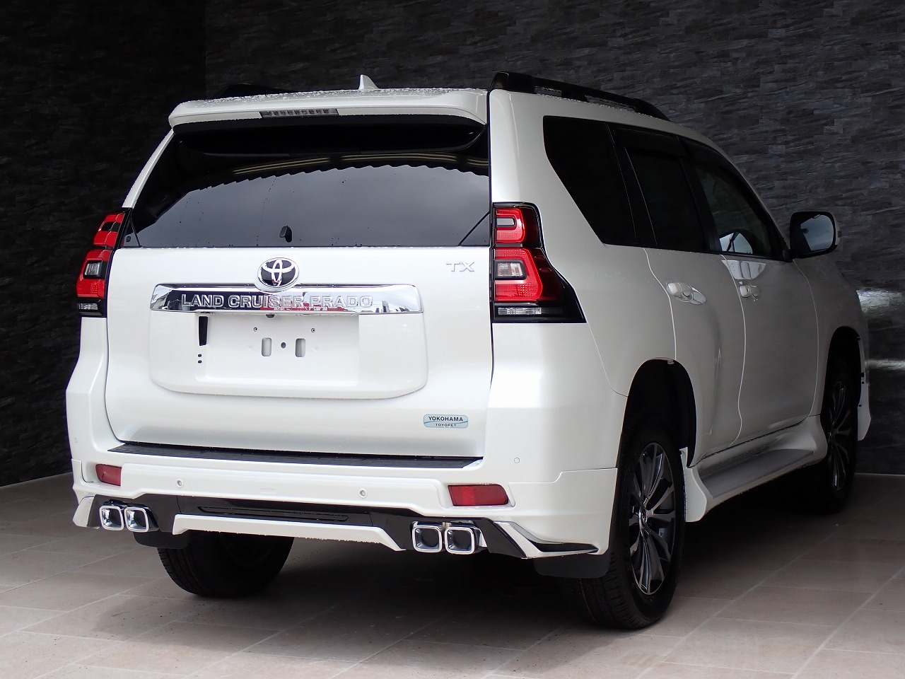 TOYOTA Land Cruiser Prado