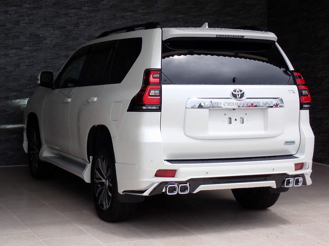 TOYOTA Land Cruiser Prado