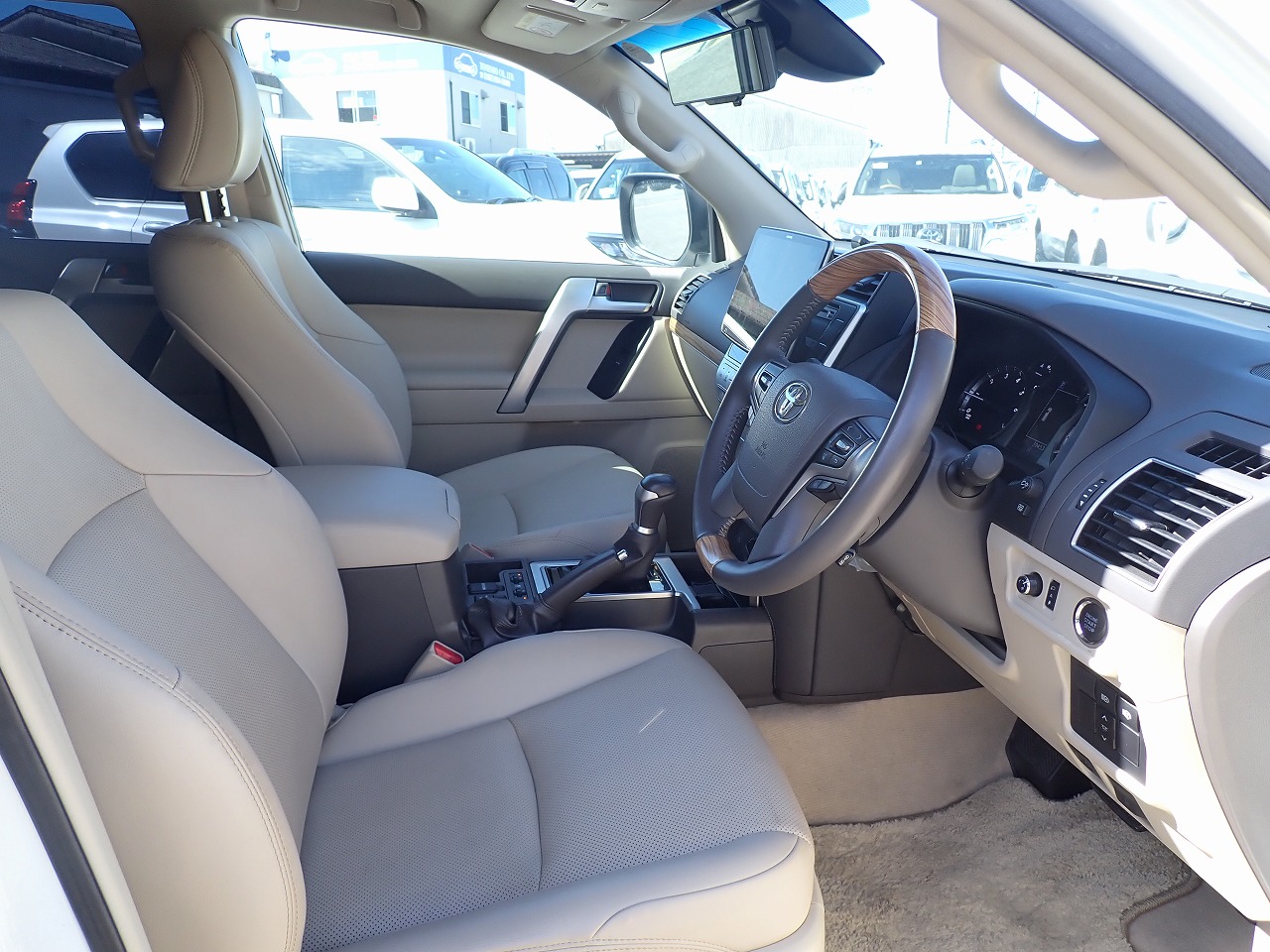 TOYOTA Land Cruiser Prado