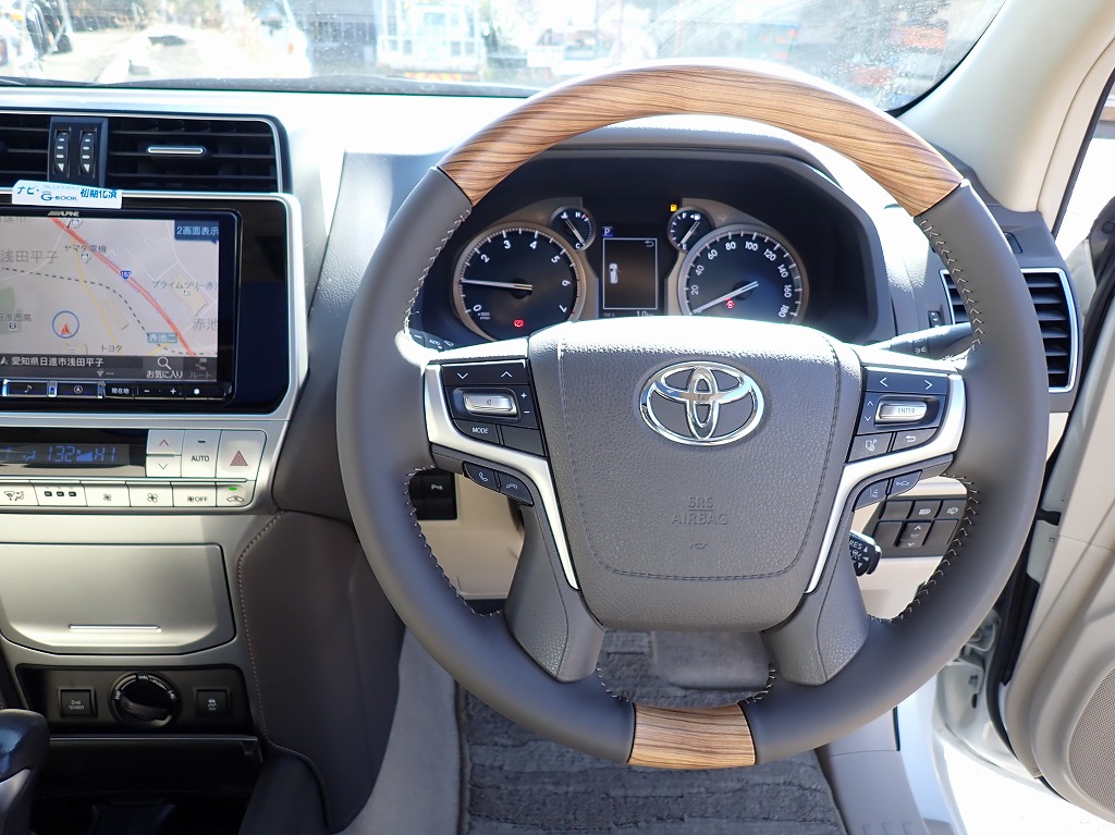 TOYOTA Land Cruiser Prado