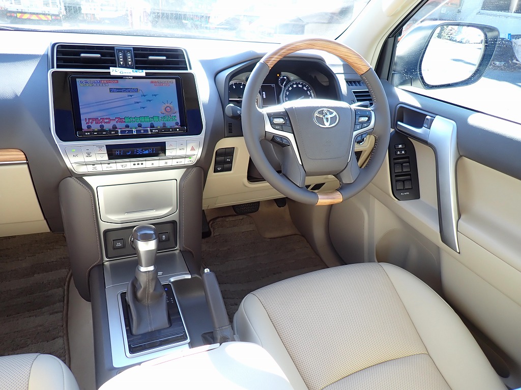 TOYOTA Land Cruiser Prado