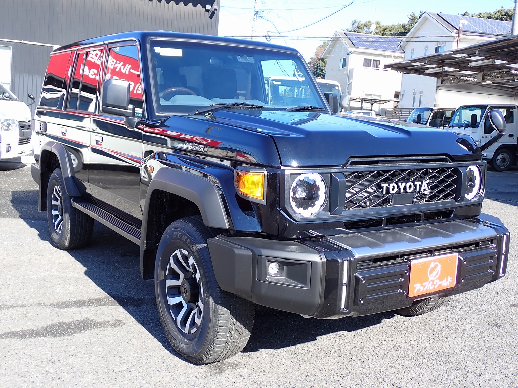 TOYOTA Land Cruiser 76