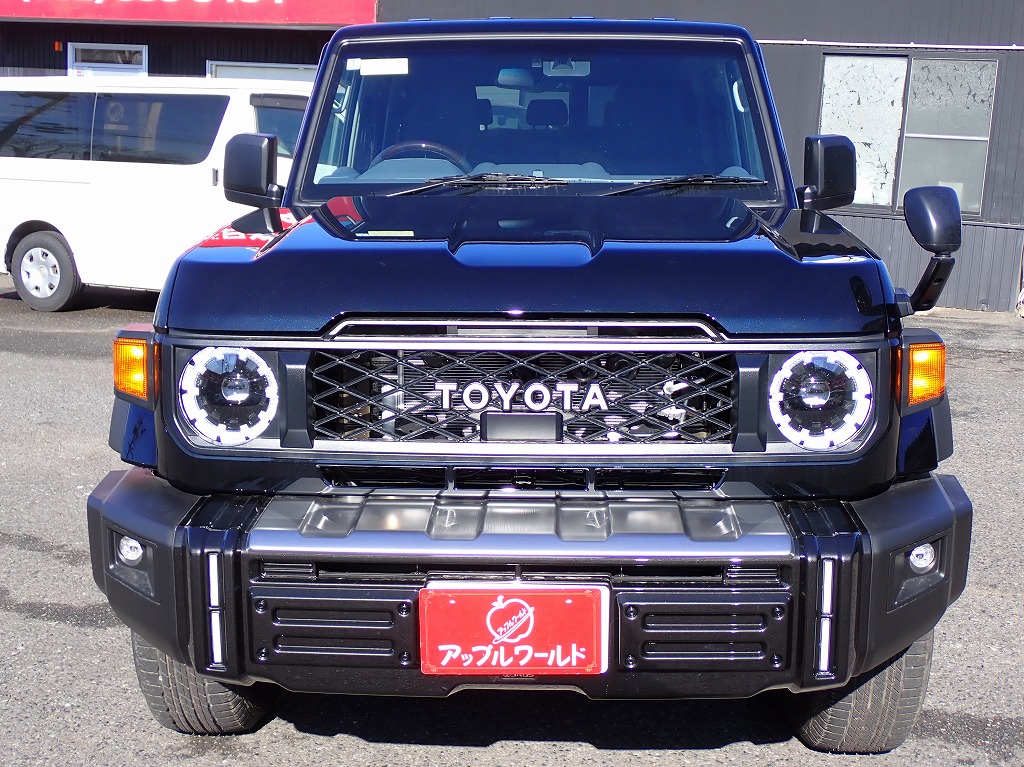 TOYOTA Land Cruiser 76