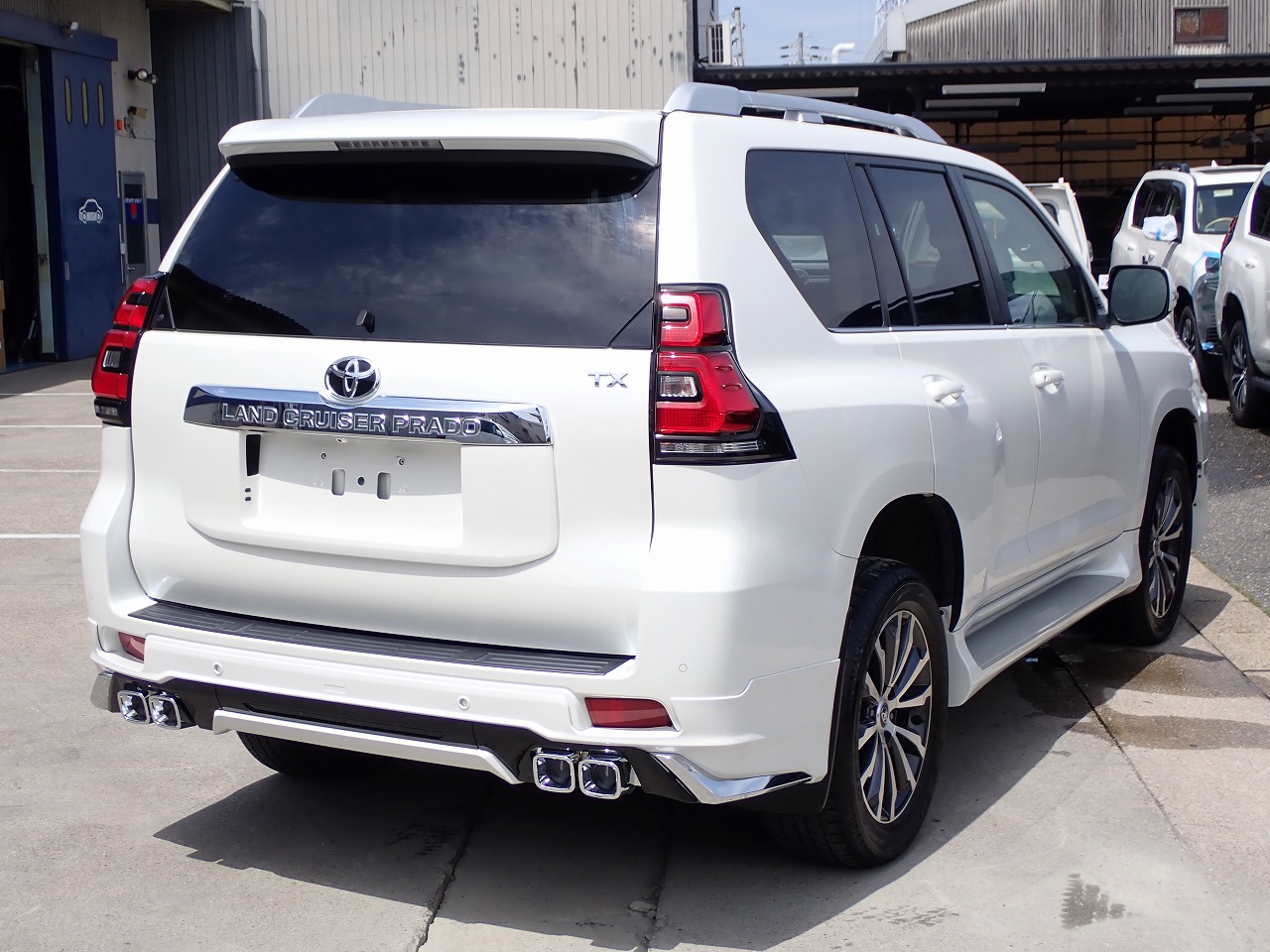 TOYOTA Land Cruiser Prado