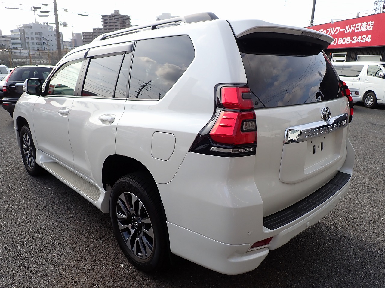 TOYOTA Land Cruiser Prado