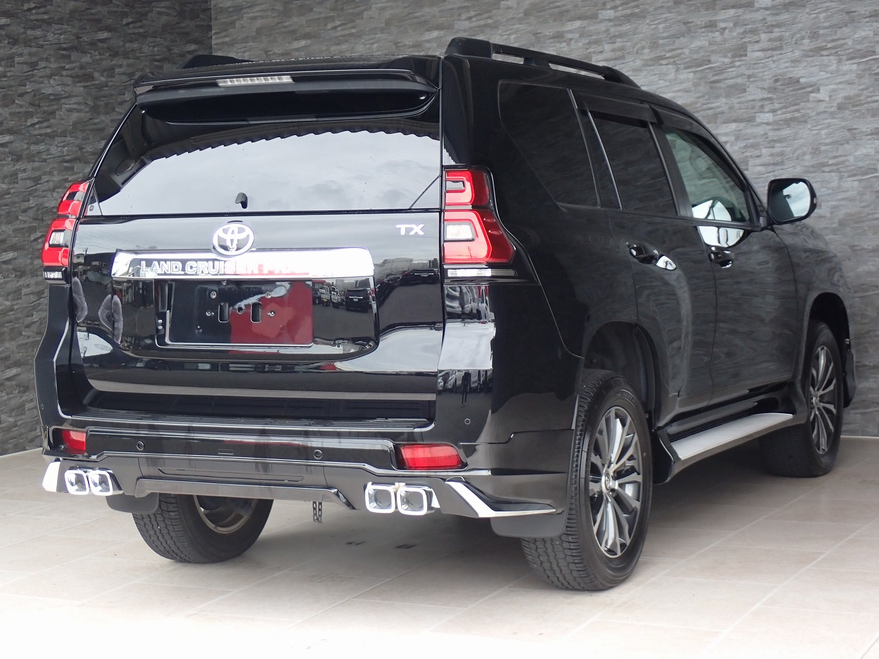 TOYOTA Land Cruiser Prado