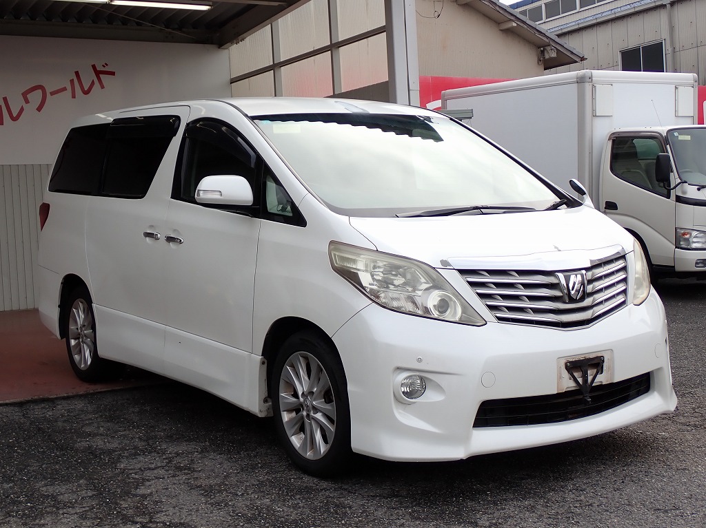 TOYOTA Alphard