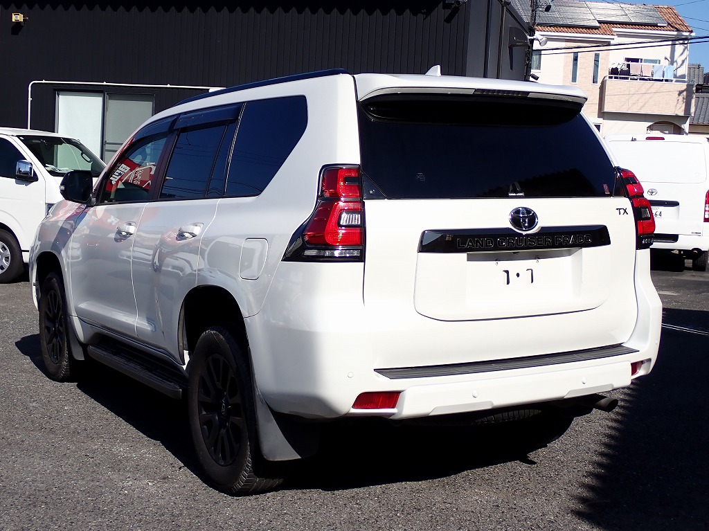 TOYOTA Land Cruiser Prado