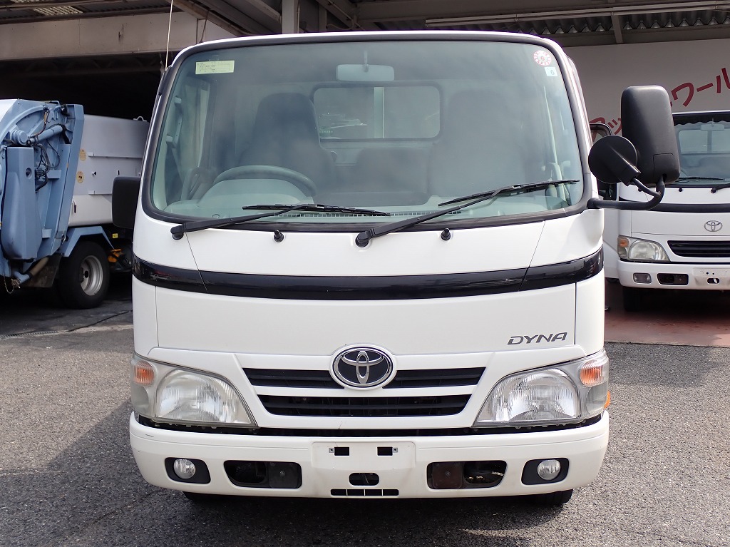 TOYOTA Dyna Truck