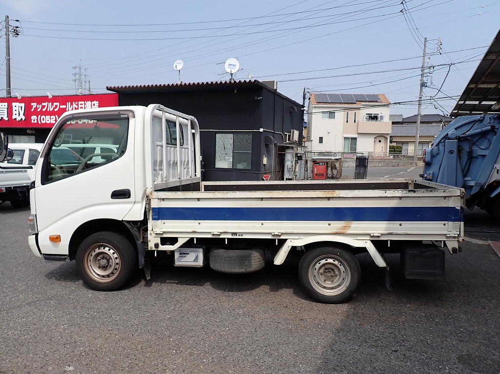 TOYOTA Dyna Truck