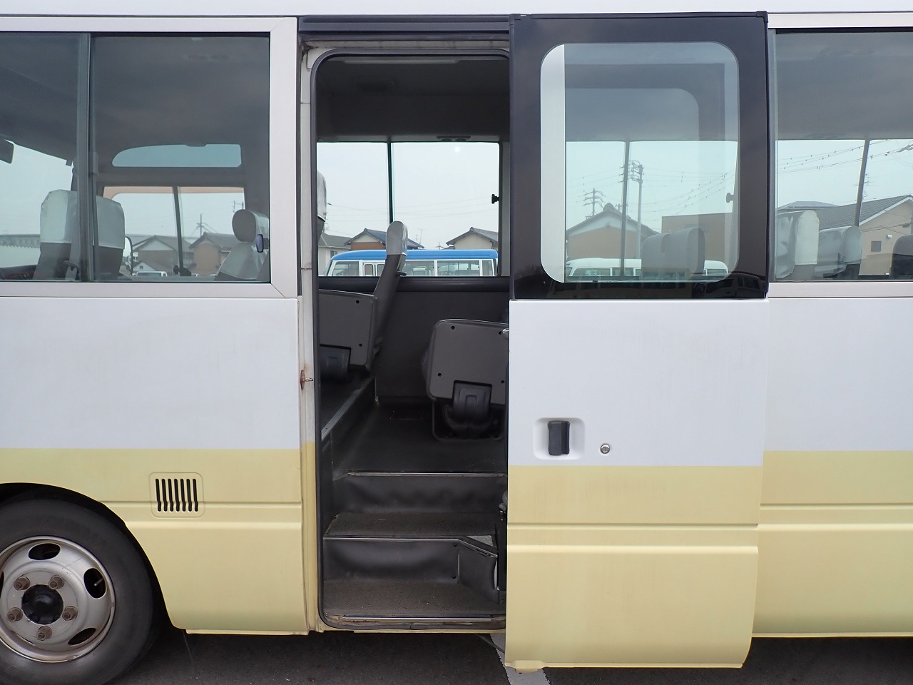 NISSAN Civilian Bus