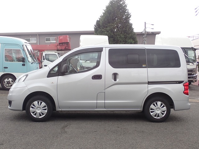 NISSAN NV 200 VANETTE