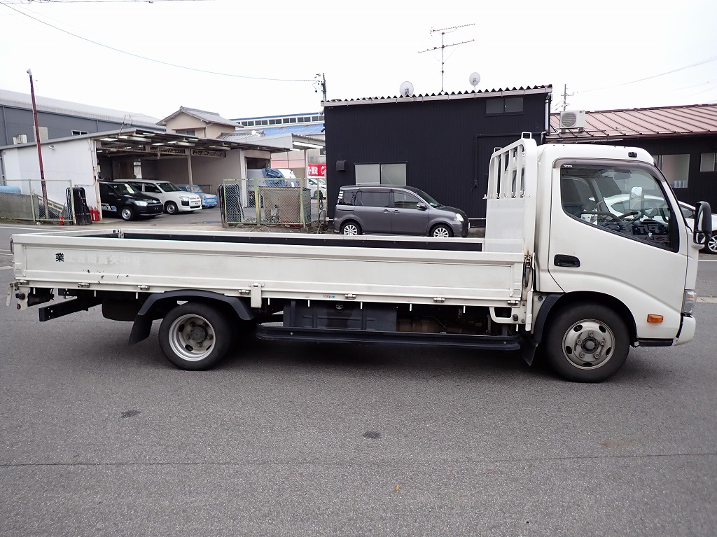 TOYOTA Dyna Truck