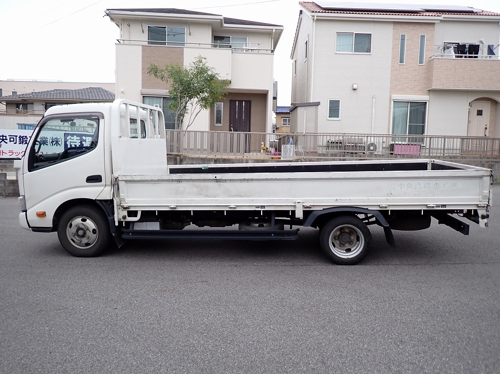 TOYOTA Dyna Truck