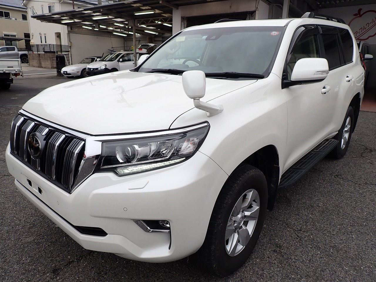TOYOTA Land Cruiser Prado