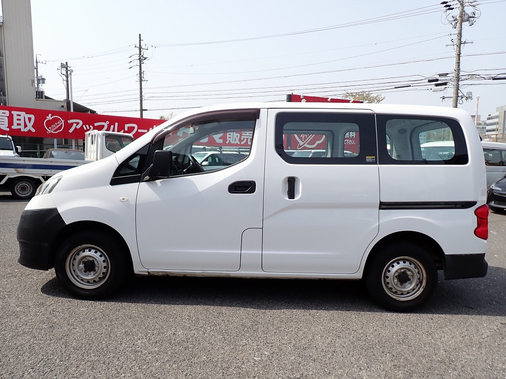 NISSAN NV 200 VANETTE
