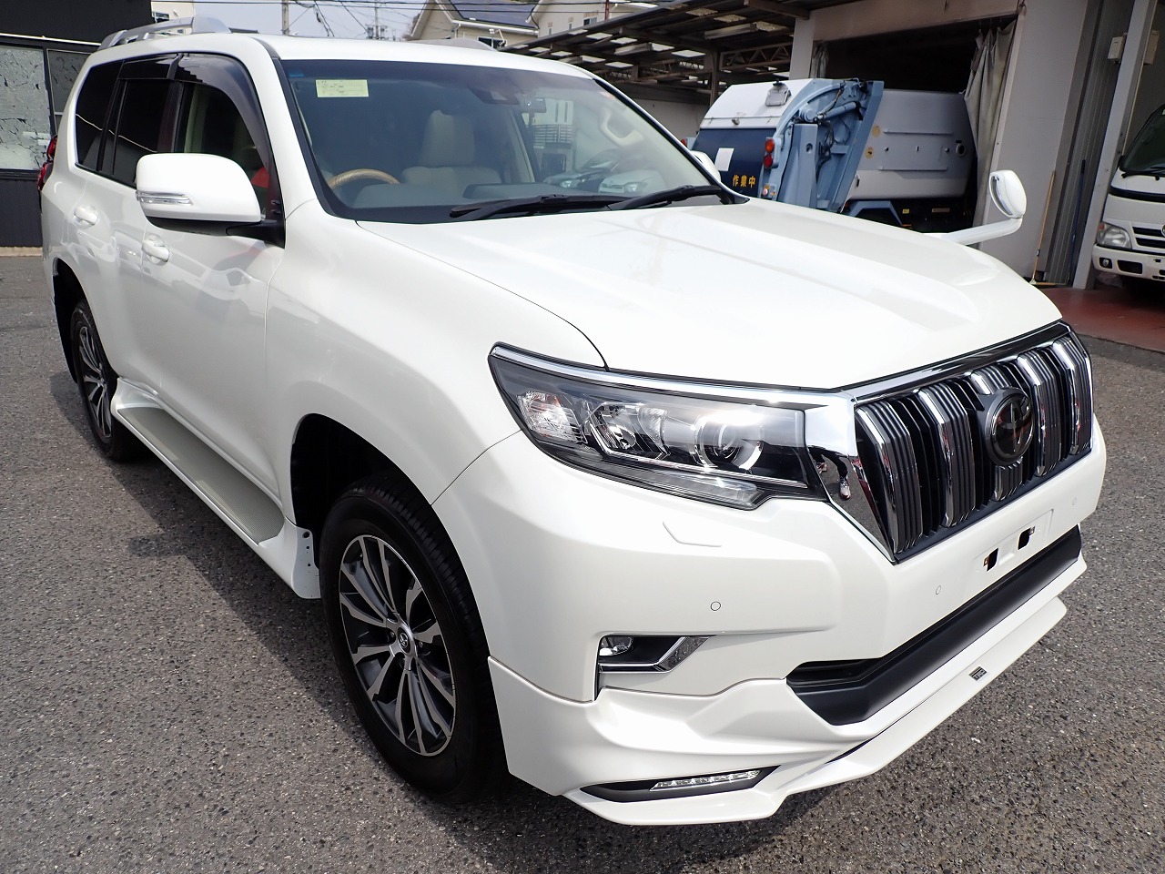 TOYOTA Land Cruiser Prado