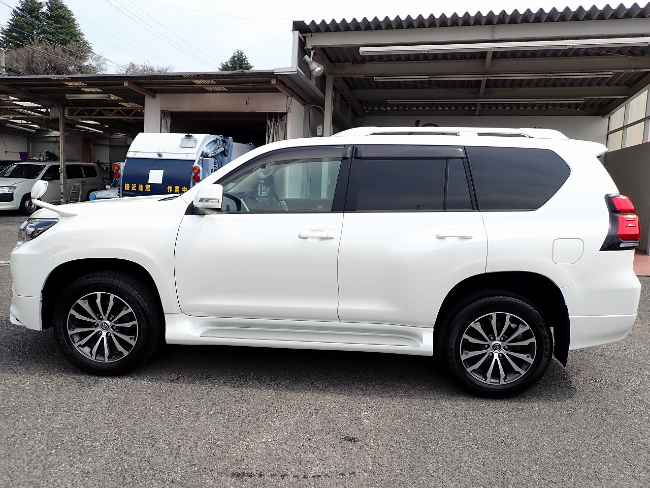 TOYOTA Land Cruiser Prado