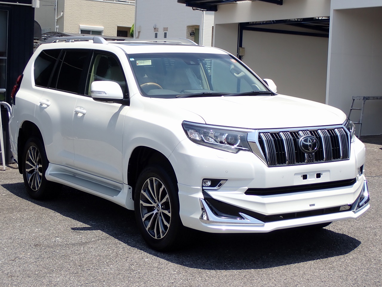 TOYOTA Land Cruiser Prado